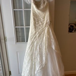 David’s Bridal Ivory wedding dress